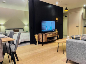 SLEEK Haven luxurious 2bed apartment in Manchester City Centre
